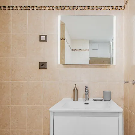 Proche Et Centre - Coquet - Fg Menton